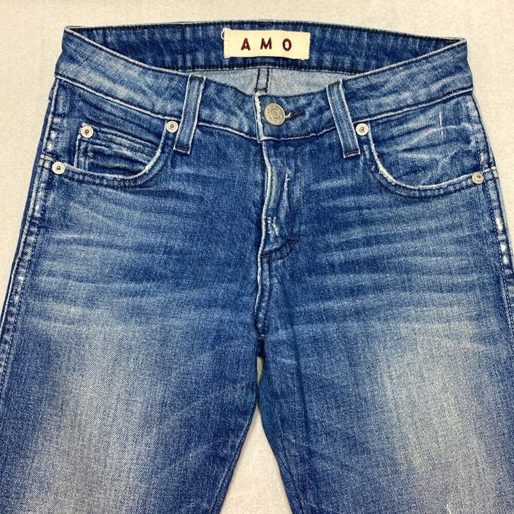 AMO Kate in seaside with destroy blue jeans size 24